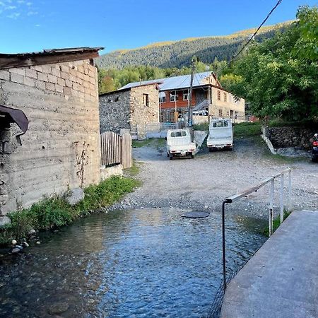 Irma Beso & Aleko Khergianis Guesthouse Mestia Dış mekan fotoğraf