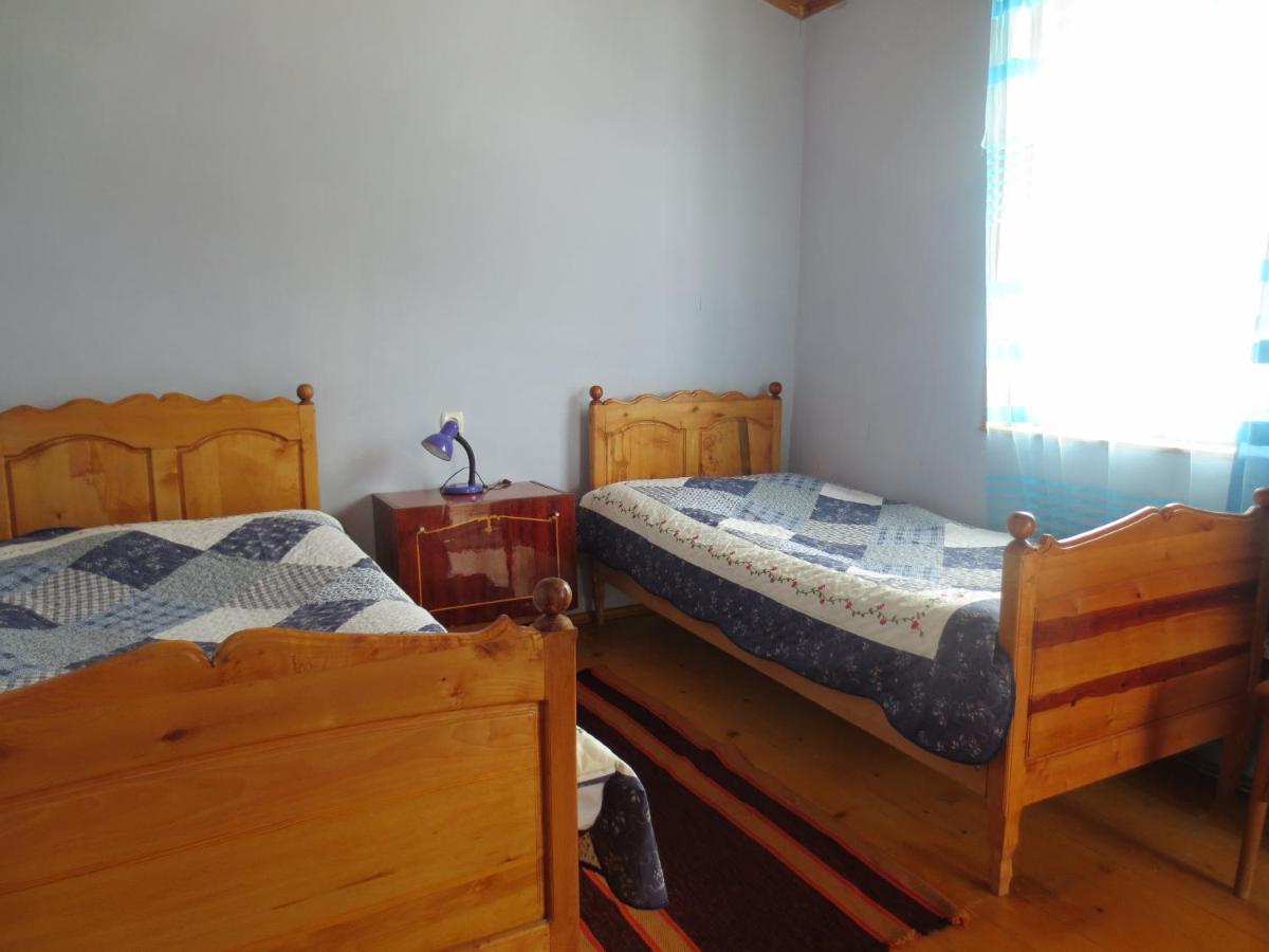 Irma Beso & Aleko Khergianis Guesthouse Mestia Dış mekan fotoğraf