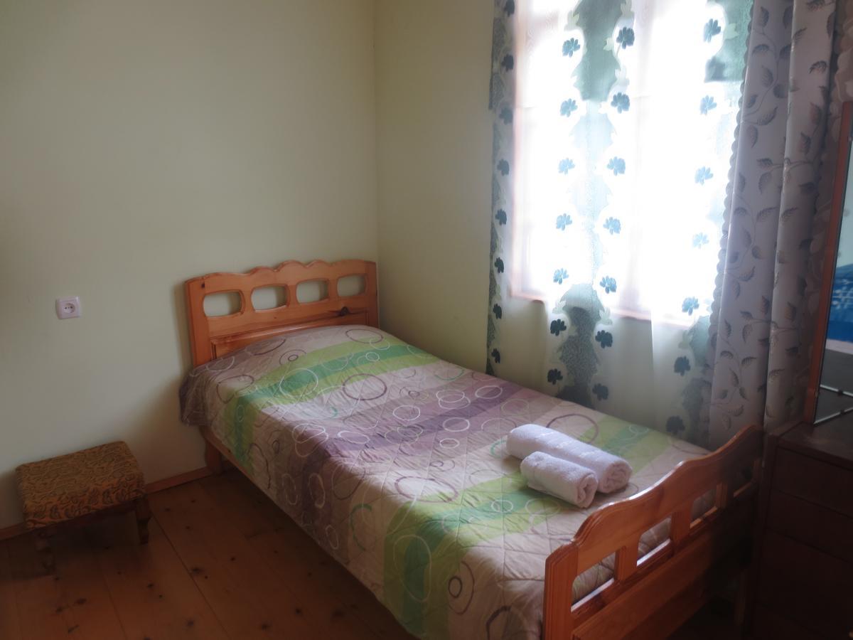 Irma Beso & Aleko Khergianis Guesthouse Mestia Dış mekan fotoğraf