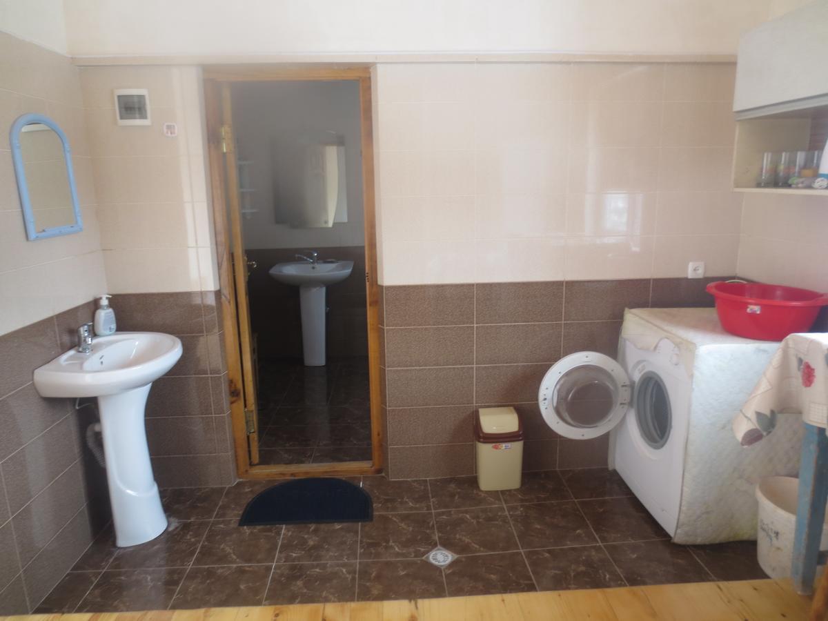 Irma Beso & Aleko Khergianis Guesthouse Mestia Dış mekan fotoğraf